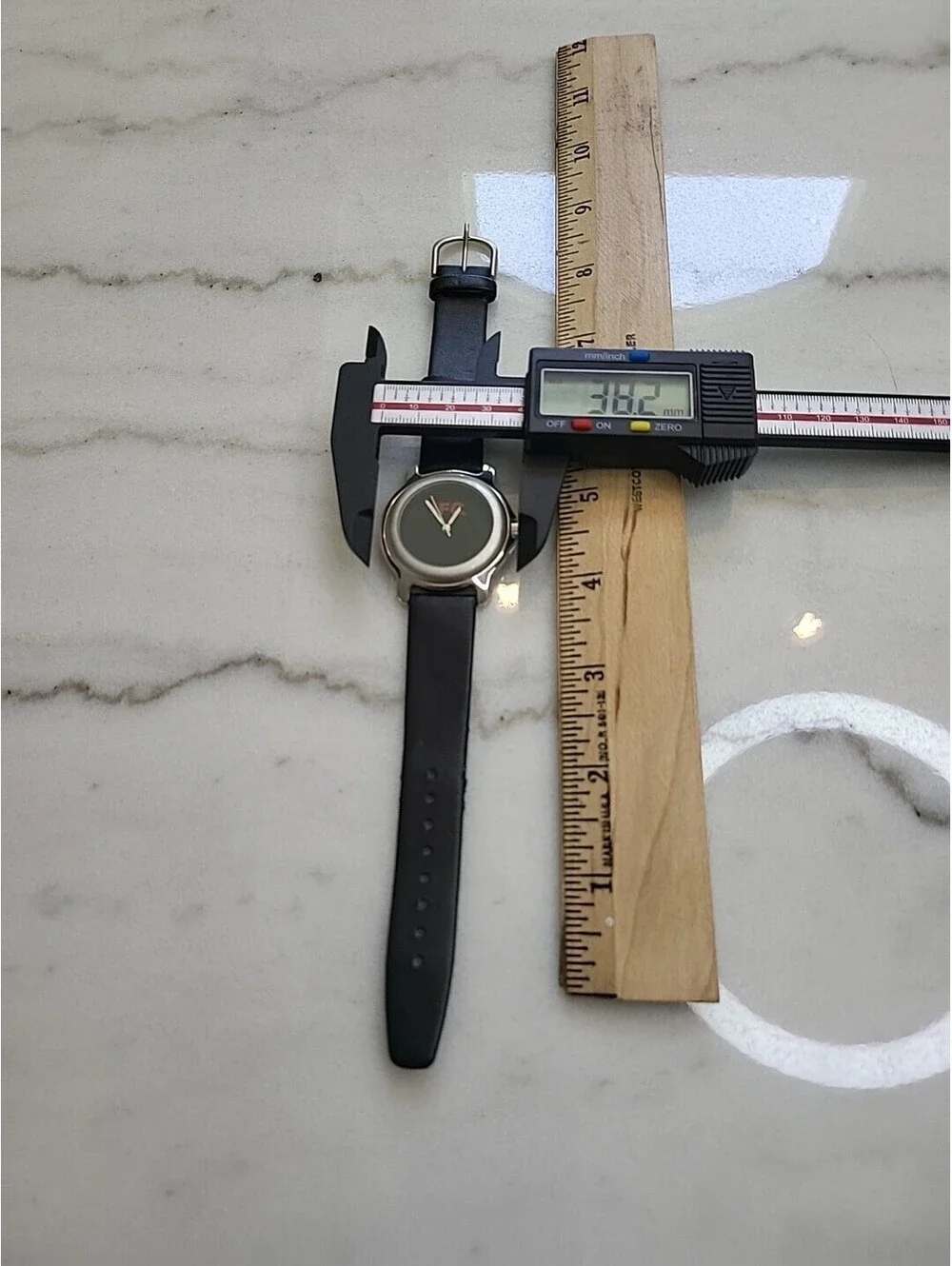 IFC Sweda Mens Wrist Watch Quartz Water Resistant Leather Band Working New Bat